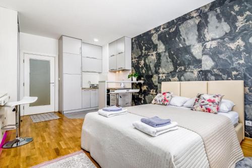 Novi Beograd Apartment | Loko Savada