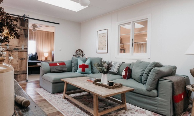 Adaminaby Cottage | Lola Cottage - Your Charming Retreat in the Heart of Adaminaby