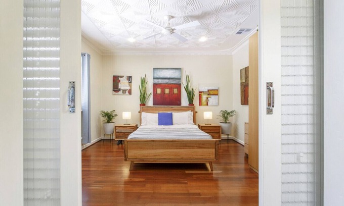 South Fremantle House | Lola's Retreat-South Fremantle close to the Beach