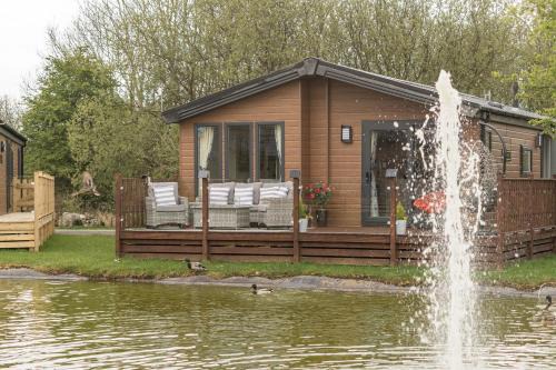 South Lakeland Leisure Village House | Loluke Lodge on The Lake