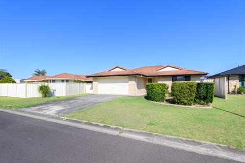 Evans Head House | Lomandra