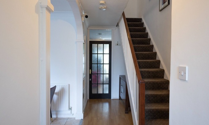 Somers Town House | London - 4 Bed - Sleeps 8 - Garden - Pet Friendly