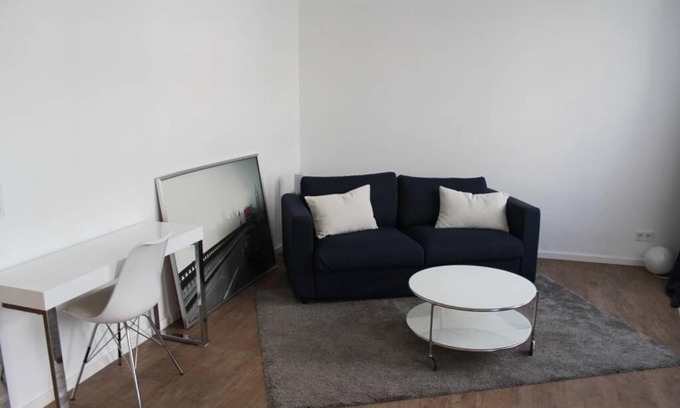 Siegburg Apartment | LONDON . CHILLINGHOUSE # 9, 3 Min. vom ICE, NETFLIX, Garten