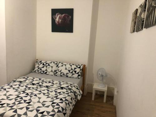 West Ealing Apartment | London DM x Weekly Monthly x Deals
