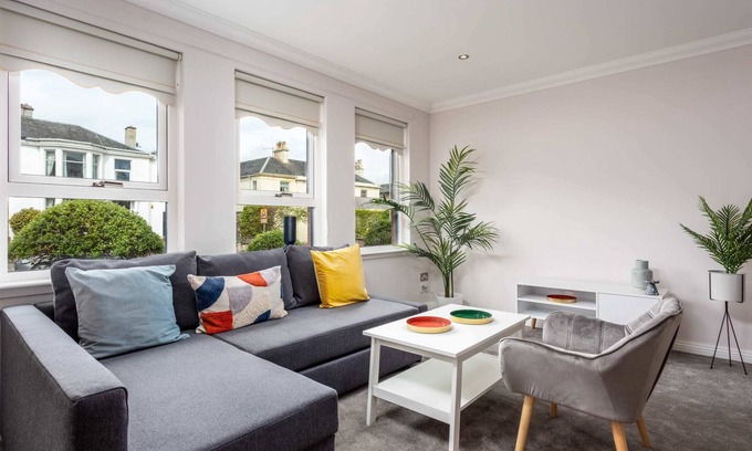 Kilmarnock Apartment | London Gate No2 - Donnini Apartments