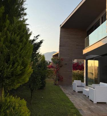 Dhermi Villa | London Villa Olea Residence Drimades