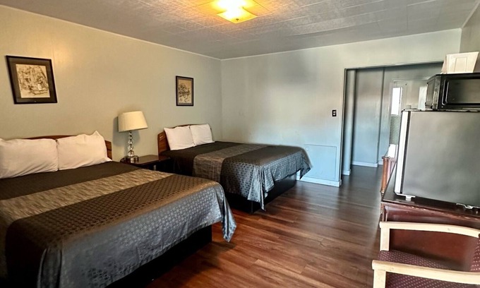 Garberville Hotel | Lone Pine Motel
