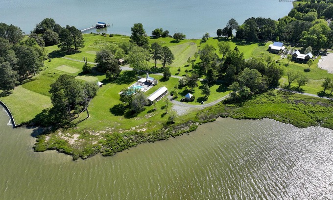 Oxford House | Long Point Farm | an ESVR property