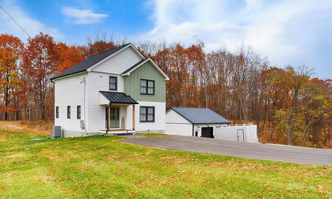 Town of Torrey House | Long Point Retreat: Near Wineries + Hot Tub + Pet Friendly!