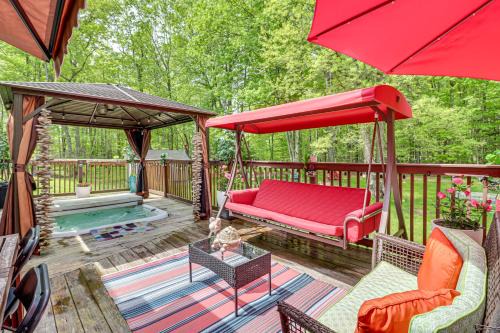 Long Pond House | Long Pond Home with Hot Tub about 8 Mi to Kalahari!