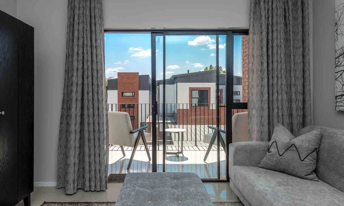 Greater Johannesburg Metropolitan Area Apartment | Long & Short Stays With Uncapped Wi-fi & Security