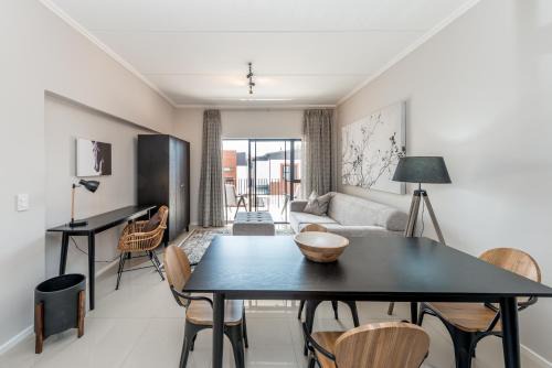 Greater Johannesburg Metropolitan Area Apartment | Long & Short stays with Uncapped Wi-Fi & Security