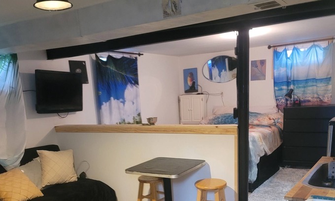 Kansas City Apartment | Long Stay? Stay The Hideaway