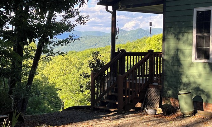 Spottswood House | Long-term rental: Beautiful Mountain View Amherst VA, off Blue Ridge Parkway!
