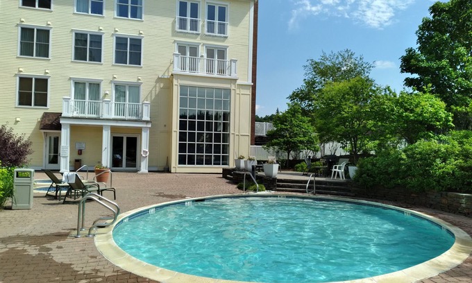 Stratton Mountain Apartment | Long Trail at Stratton Mtn! Easy walk to Gondola/lifts-5 Star Reviews!
