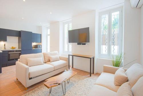 4th Arrondissement Apartment | Longchamp Grand T2 haut de gamme Terrasse