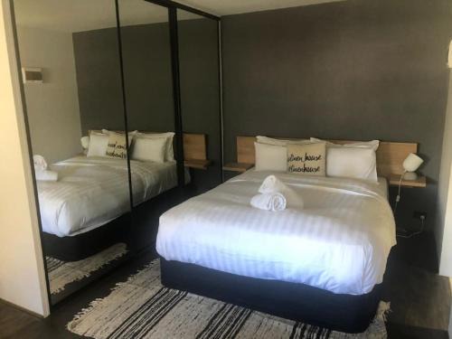 Chinatown Apartment | Lonsdale Street Studio Apartment