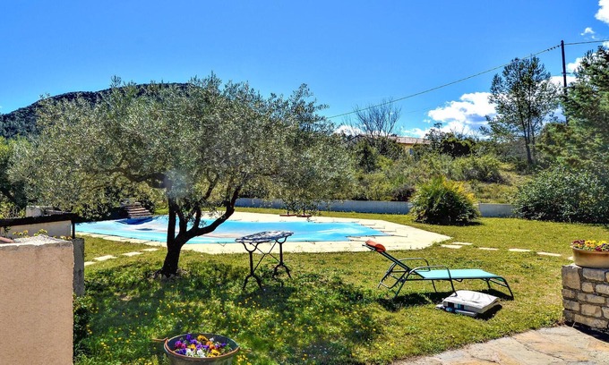 Pompignan House | Look forward to spending your vacation in this vacation home near the beach.