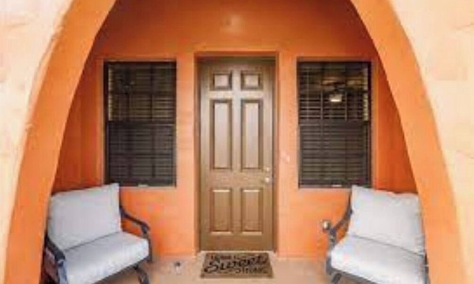 Fort Myers House | Looking for a Resort Feel?