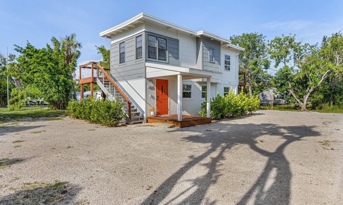Bokeelia House | Lookout Cottage in Bokeelia! 2/2 Cottage with Boat Trailer Parking!