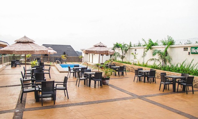 Lekki Phase 1 Hotel | Loomzy Suites and Apartments