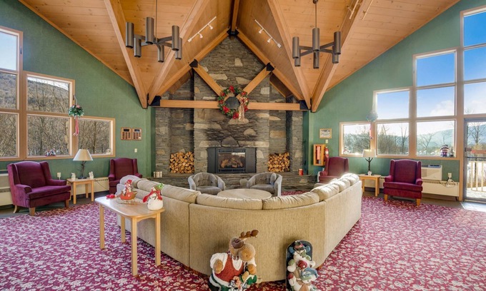 Lincoln Condo | Loon Escape