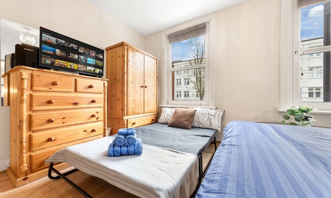 South Bermondsey House | Lords Guesthouse