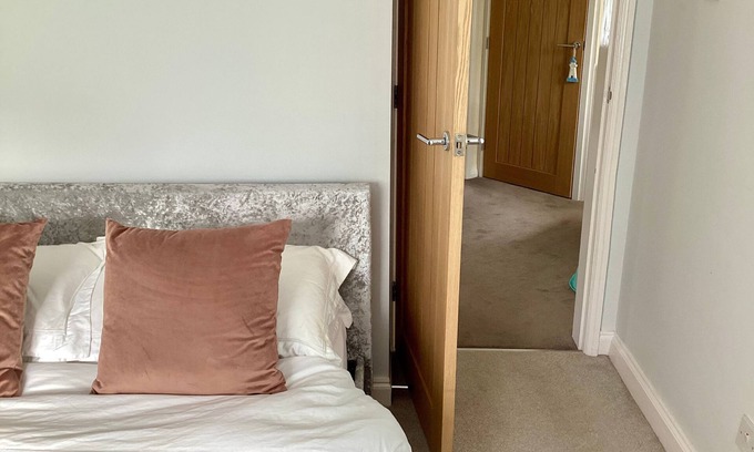 Crank House | Lorton Villa with a Log Burner