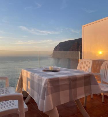Los Gigantes Apartment | Los Gigantes in front of Sea