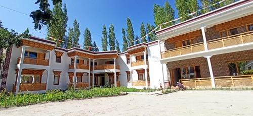 Hundur House | Losar Guest House Ladakh by LexStays