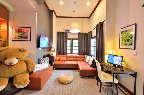 Sanam Pao Bed & Breakfast | Lost and Found Hideaway