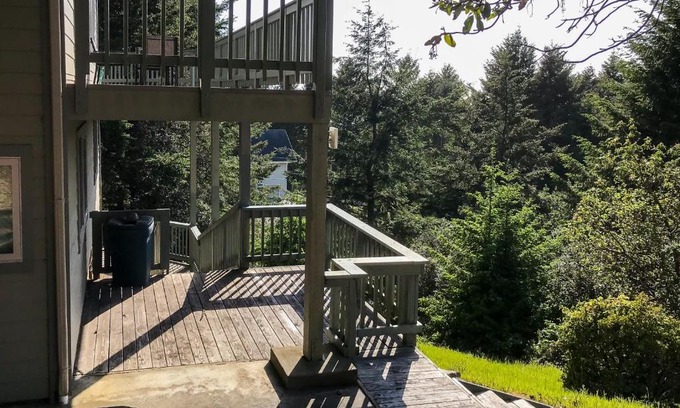 Shelter Cove House | Lost Coast Hideaway
