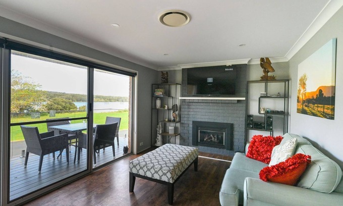 Greenwell Point House | Lost Lobster - relax by the water