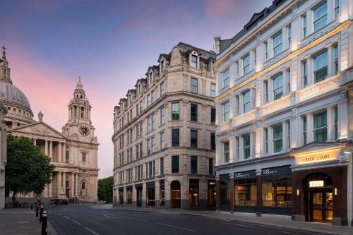 The City of London Hotel | Lost Property St Pauls London, Curio Collection By Hilton