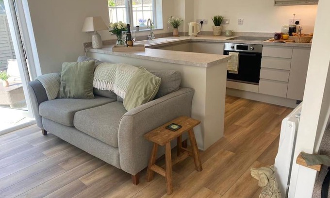 Broadway House | Lotties Cottage