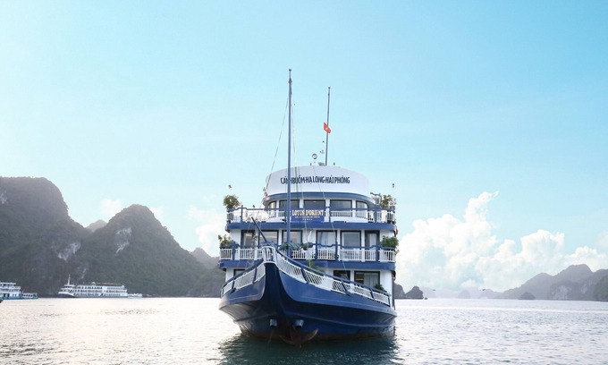 Ha Long Cabin | Lotus D'Orient Cruise
