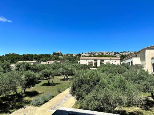Paradou Apartment | Lou Olivie, appartement climatisé avec piscine aux pieds Alpilles