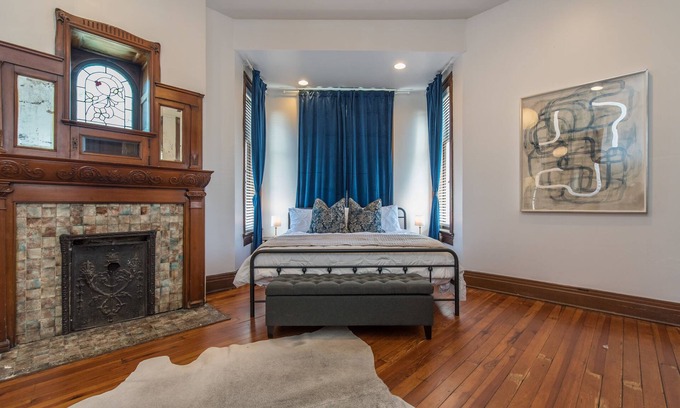 Lexington Apartment | Loudon's Whimsical Apartment/Walk to Greyline