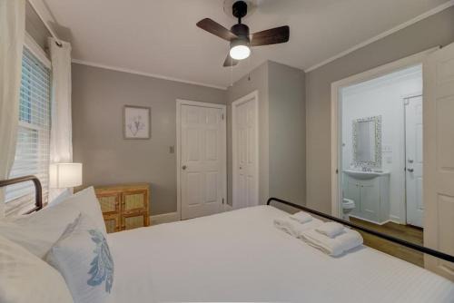 Earlewood House | Lounge On Lincoln-Pet Friendly