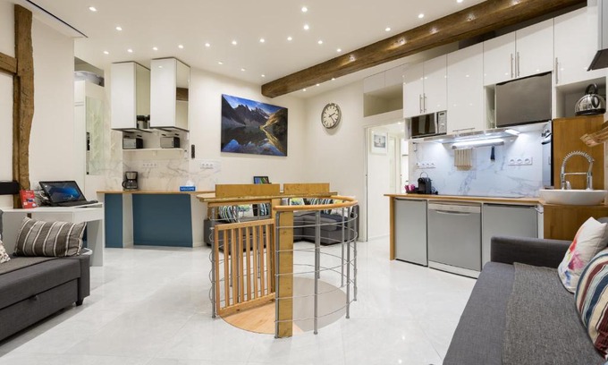 Les Halles Apartment | Louvre Luxury Apartment & SPA