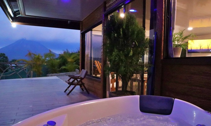El Fosforo Cabin | Love Cabin - Lake & volcano Views