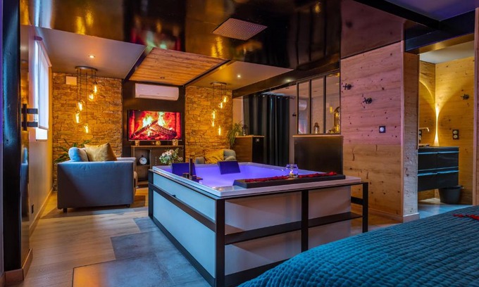 Bischoffsheim Apartment | Love industrie & spa - Suite Romantique en Alsace - Terrasse et garage