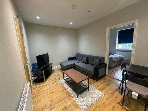 Crofton Park Apartment | Lovely 1 bedroom apartment with on street parking