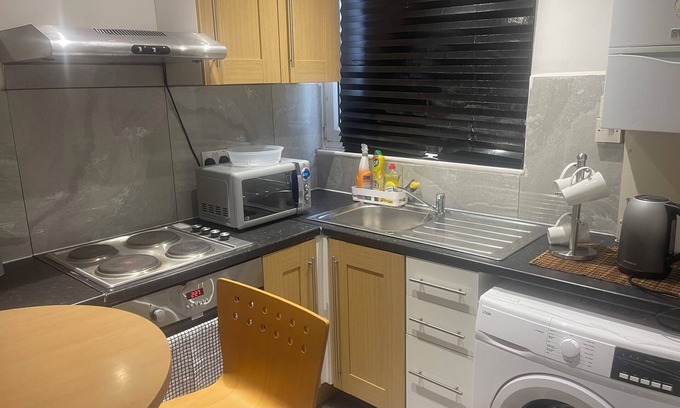 Lewisham Apartment | Lovely 1 Bedroom Flat 5 Minutes Walk From Station