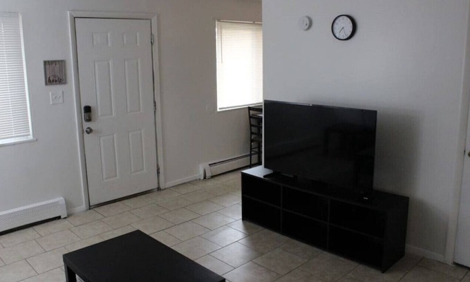 Northridge Apartment | Lovely 1-Bedroom Near Everything in Dayton!