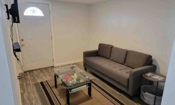 Houston Apartment | Lovely 1-Bedroom vacation home with 1 free packing