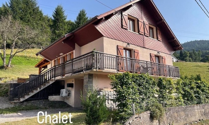 Bussang Ski Chalet | Lovely 120m2 Haute Vosges chalet in Bussang, close to shops and leisure facilities