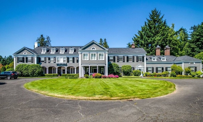 Bridlemile Apartment | Lovely 1bd/1bath suite at historical Wilcox Estate