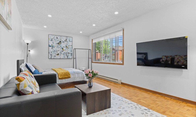 Anjou Apartment | Lovely 1Bedroom with Terrace-Near Metro Station