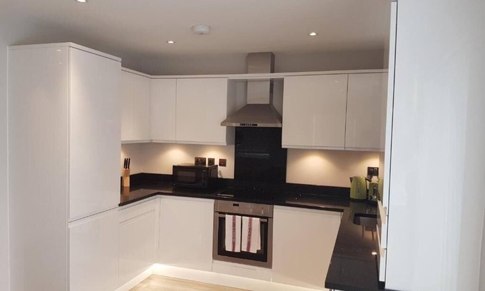 Brentwood Apartment | Lovely 2-Bed Apartment in Brentwood